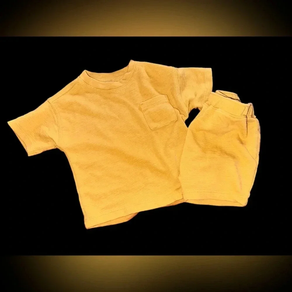 2 sets of Old Navy shorts sets. Size 18-24m